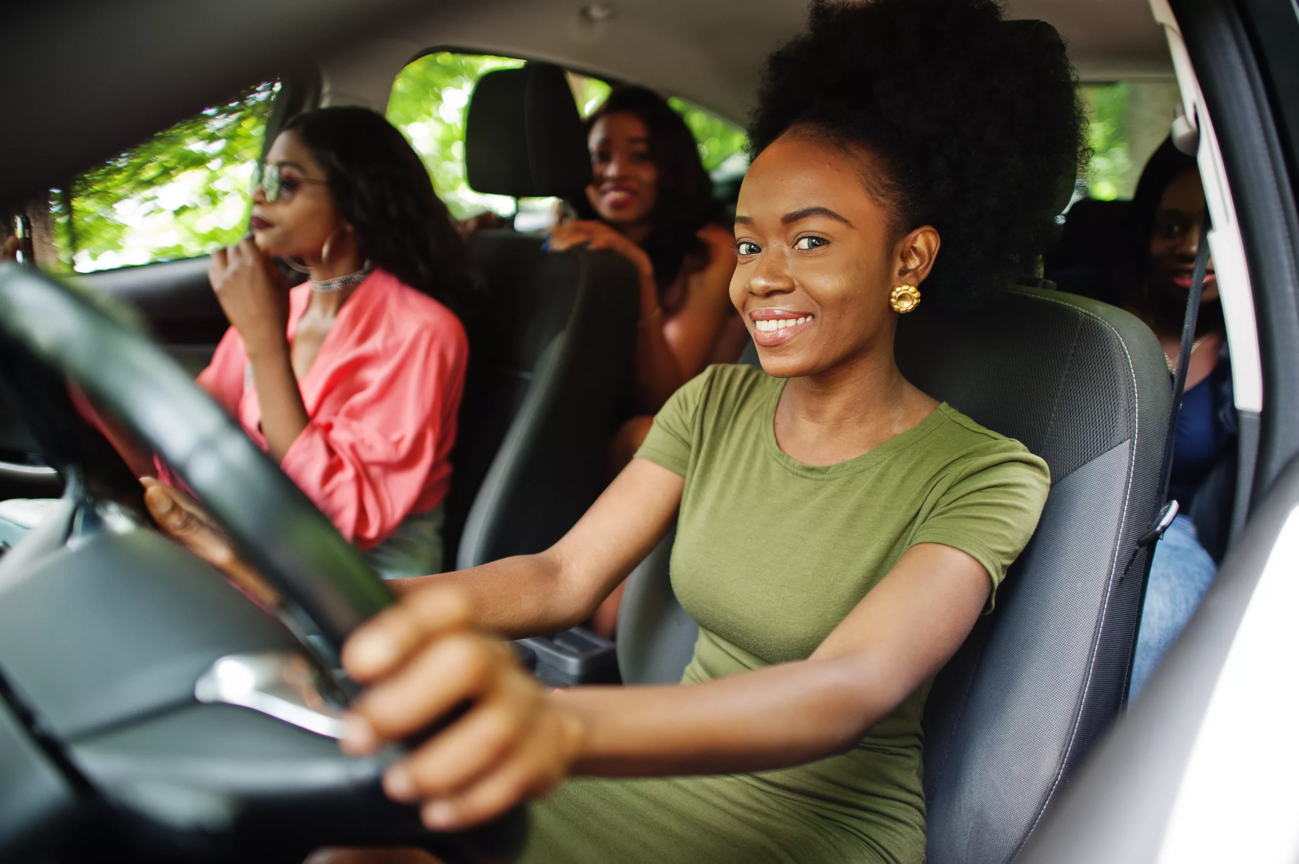 african-american-traveler-girls