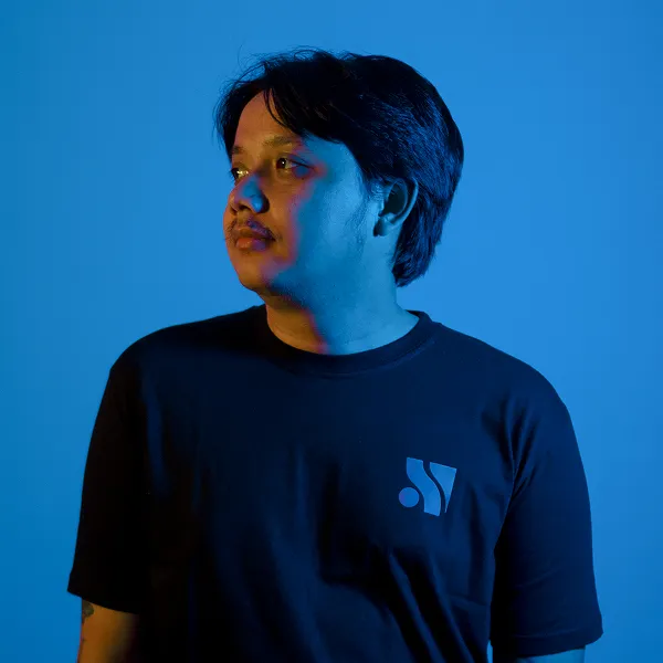 Nanda W